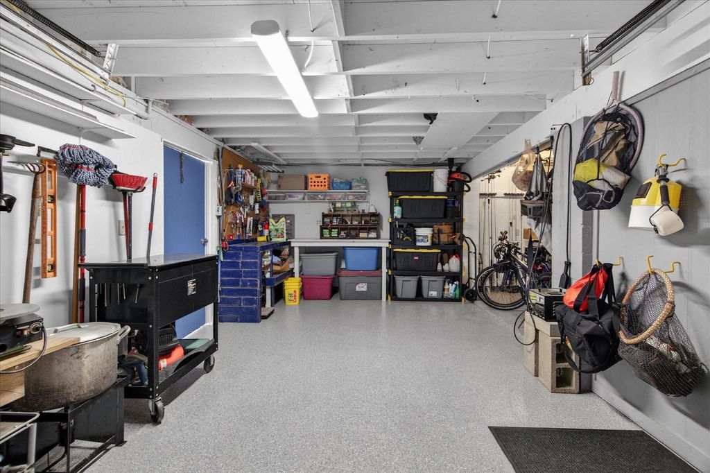 Image 40 of property listing at 959 Bonita Street, Bayou Vista, TX 77563