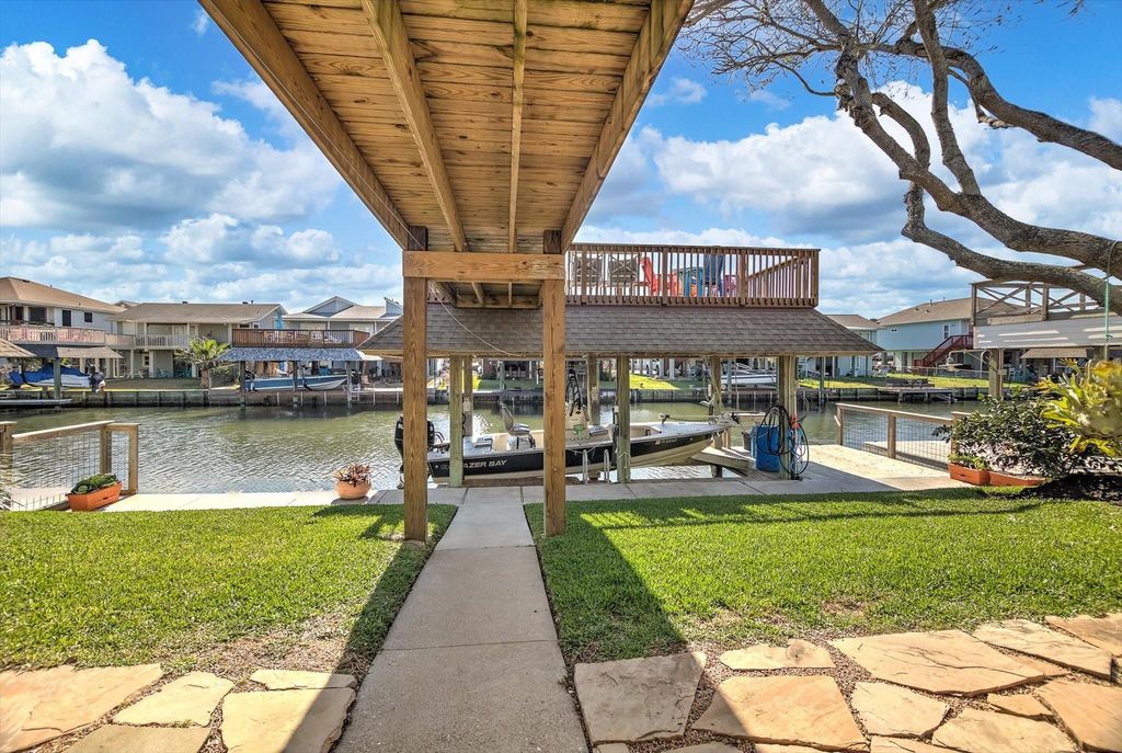 Image 42 of property listing at 959 Bonita Street, Bayou Vista, TX 77563