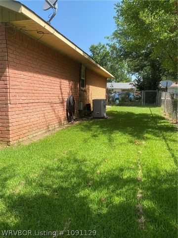 4004 Pond Street, Van Buren, AR 72956