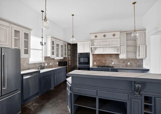 437 Aledo Creeks Road E, Fort Worth, TX 76126