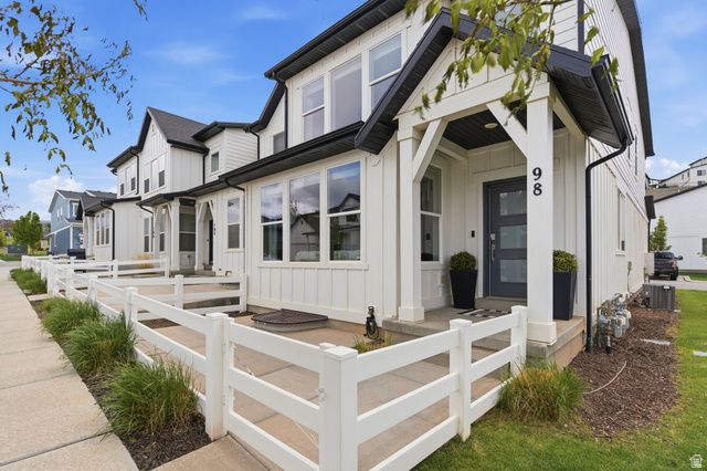 98 E GRANT LN, North Salt Lake, UT 84054