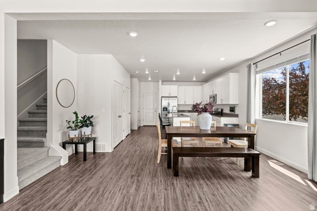98 E GRANT LN, North Salt Lake, UT 84054