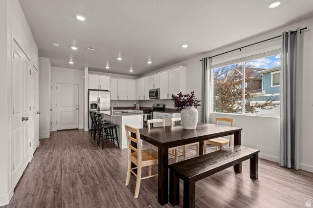98 E GRANT LN, North Salt Lake, UT 84054
