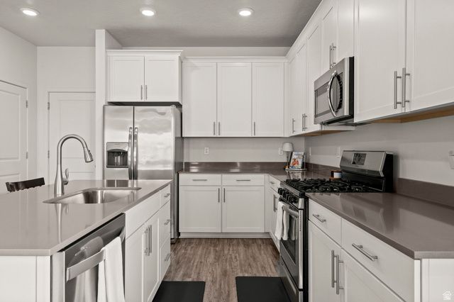 98 E GRANT LN, North Salt Lake, UT 84054