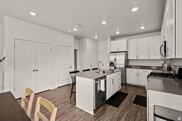 98 E GRANT LN, North Salt Lake, UT 84054