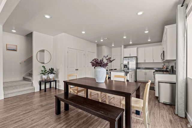 98 E GRANT LN, North Salt Lake, UT 84054