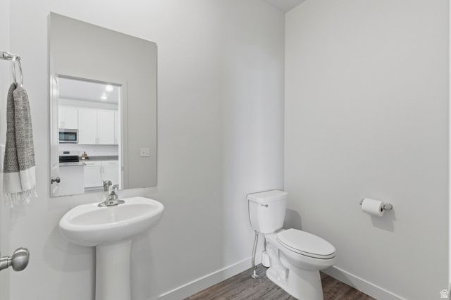 98 E GRANT LN, North Salt Lake, UT 84054