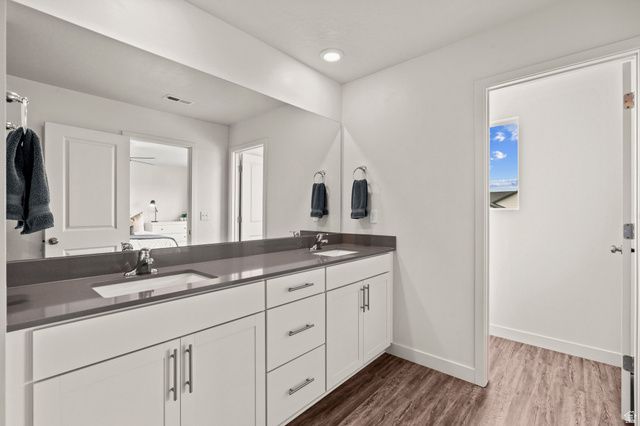 98 E GRANT LN, North Salt Lake, UT 84054
