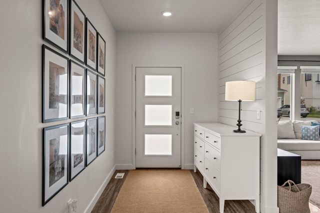 98 E GRANT LN, North Salt Lake, UT 84054