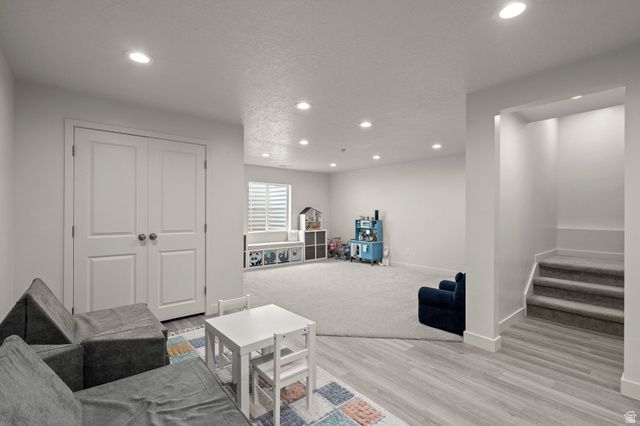 98 E GRANT LN, North Salt Lake, UT 84054