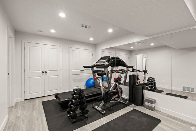 98 E GRANT LN, North Salt Lake, UT 84054
