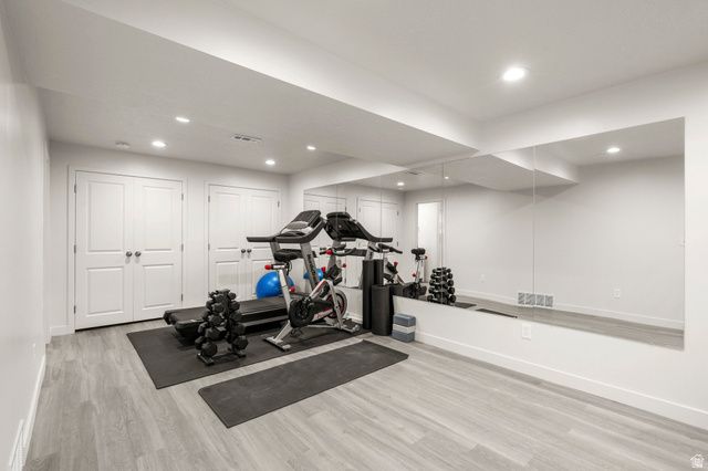 98 E GRANT LN, North Salt Lake, UT 84054
