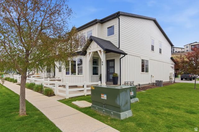 98 E GRANT LN, North Salt Lake, UT 84054