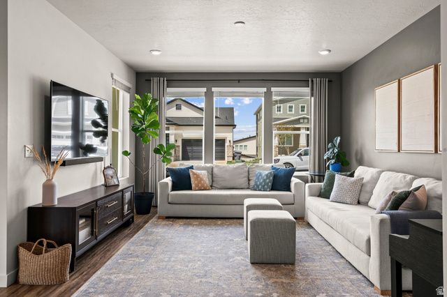 98 E GRANT LN, North Salt Lake, UT 84054