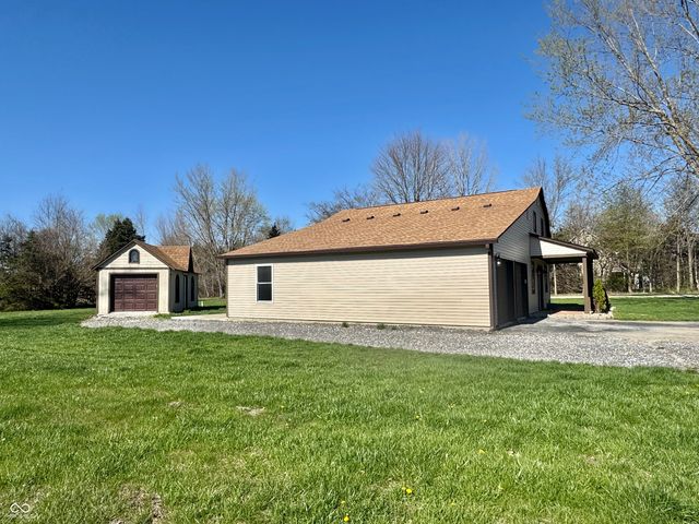 112 Lincoln Hills, Coatesville, IN 46121