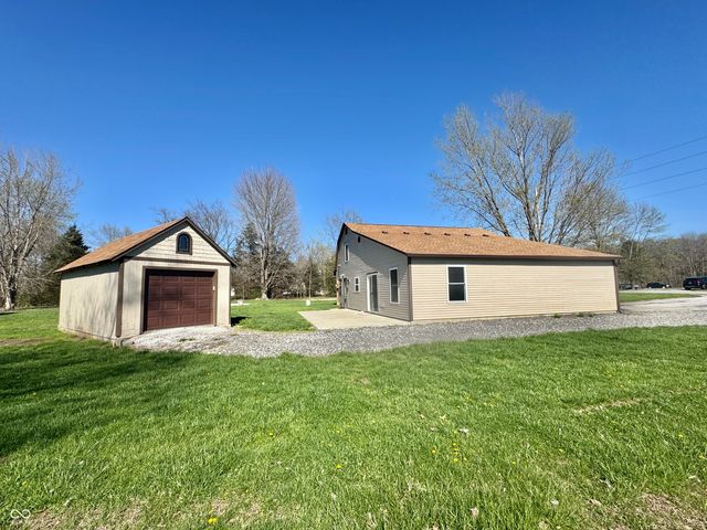 112 Lincoln Hills, Coatesville, IN 46121