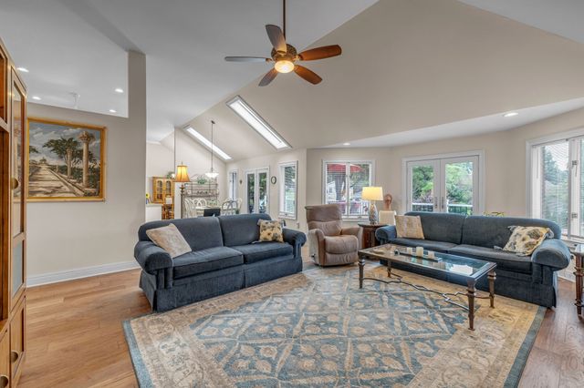 265 Shasteen Bend Dr, Winchester, TN 37398