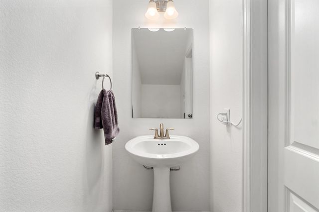 718 Hereford LOOP, Hutto, TX 78634