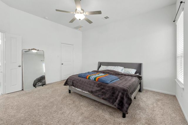 718 Hereford LOOP, Hutto, TX 78634