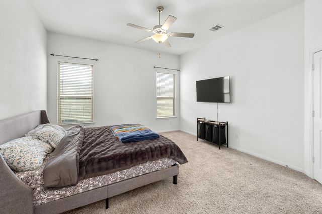 718 Hereford LOOP, Hutto, TX 78634