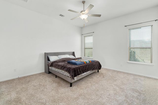 718 Hereford LOOP, Hutto, TX 78634