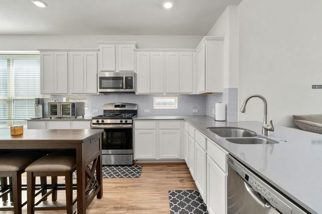 718 Hereford LOOP, Hutto, TX 78634