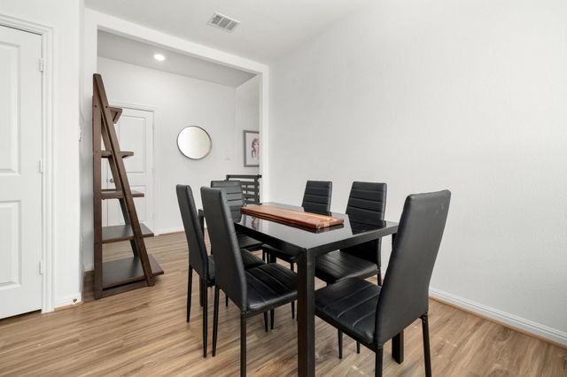 718 Hereford LOOP, Hutto, TX 78634