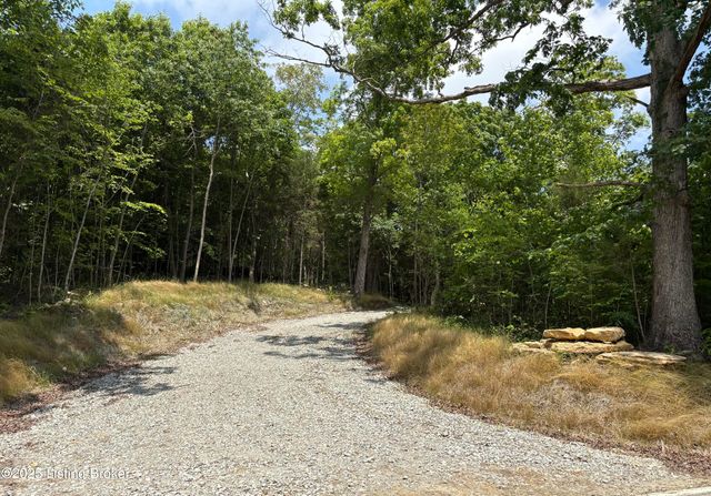 6403 New Cut Rd, Crestwood, KY 40014