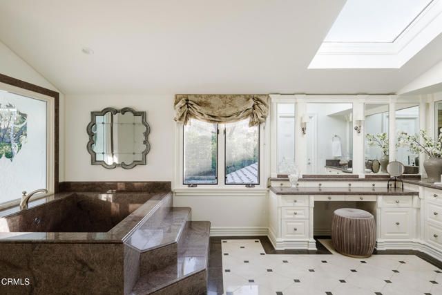 860 Flintridge Avenue, La Canada Flintridge, CA 91011