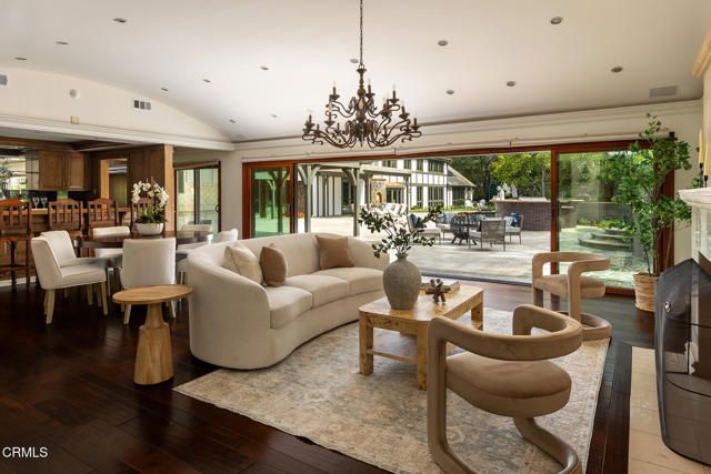 860 Flintridge Avenue, La Canada Flintridge, CA 91011