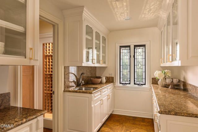 860 Flintridge Avenue, La Canada Flintridge, CA 91011