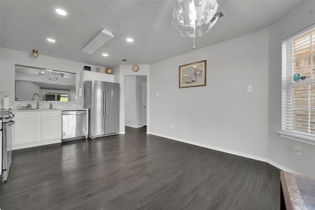 930 Timber Oaks Lane, Arlington, TX 76010