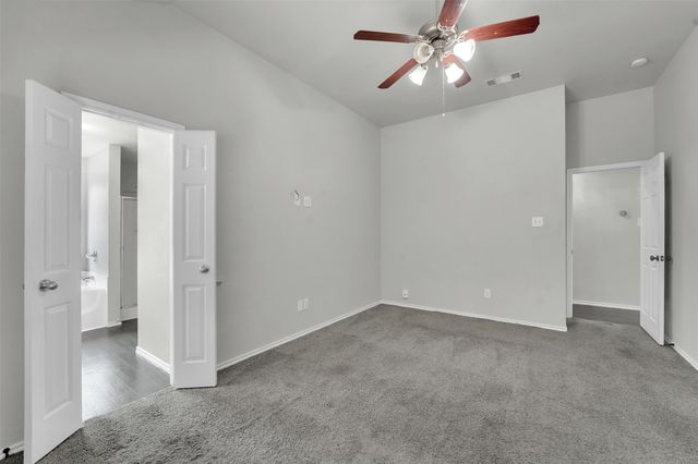 930 Timber Oaks Lane, Arlington, TX 76010