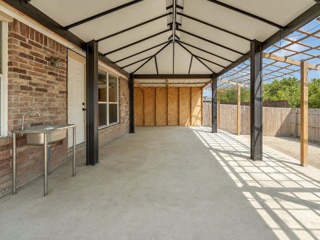 930 Timber Oaks Lane, Arlington, TX 76010