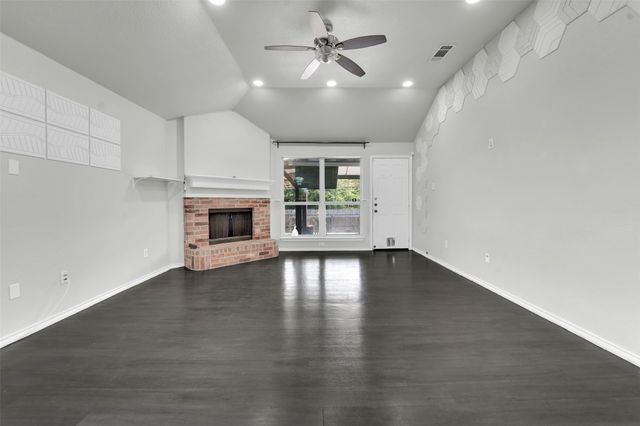 930 Timber Oaks Lane, Arlington, TX 76010