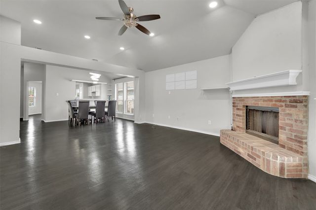 930 Timber Oaks Lane, Arlington, TX 76010