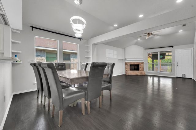 930 Timber Oaks Lane, Arlington, TX 76010
