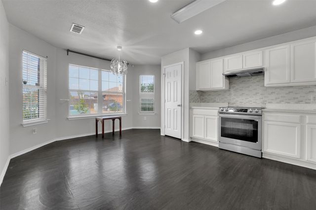 930 Timber Oaks Lane, Arlington, TX 76010