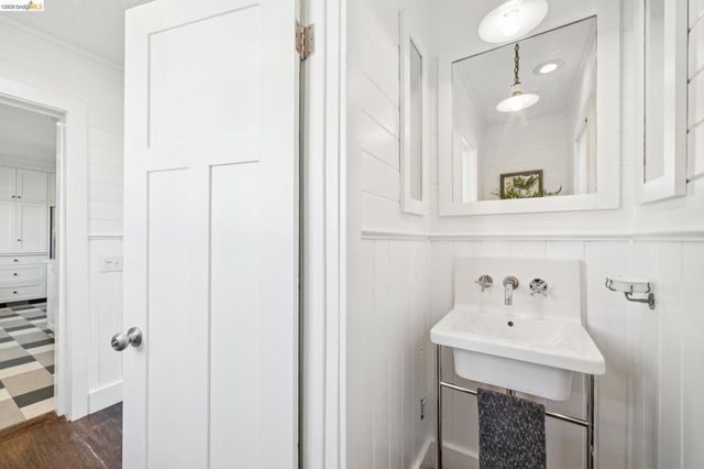342 Elwood Ave, Oakland, CA 94610