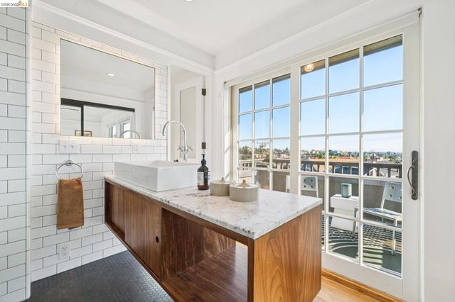 342 Elwood Ave, Oakland, CA 94610