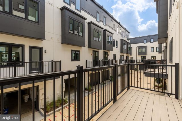 2615 OLMSTED CT NW, Washington, DC 20001