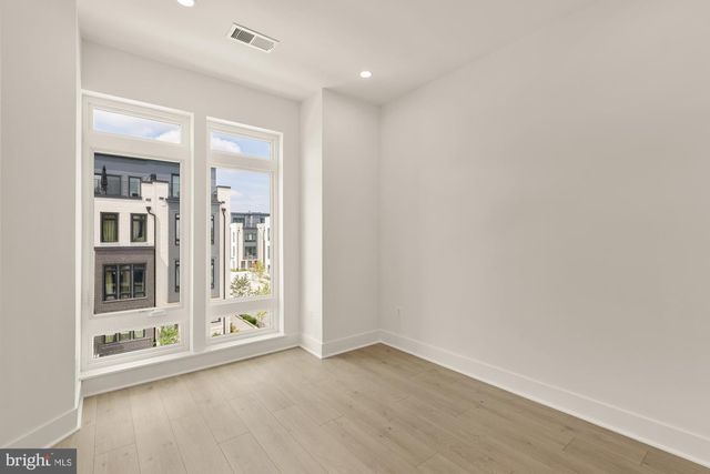 2615 OLMSTED CT NW, Washington, DC 20001
