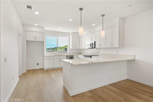 27331 Bear Creek Lane, Valencia, CA 91381