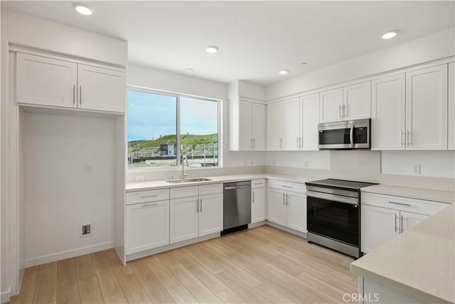 27331 Bear Creek Lane, Valencia, CA 91381