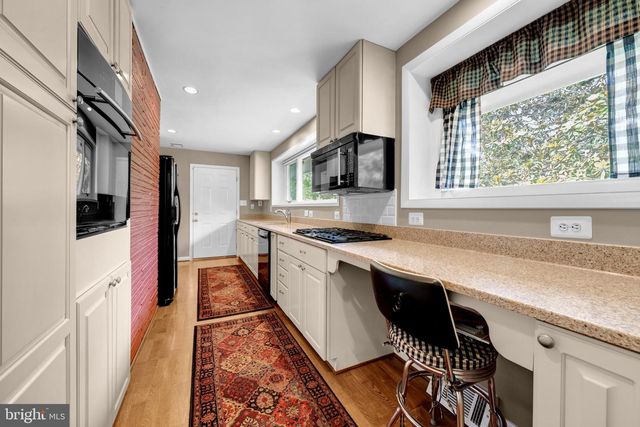 3525 DEVON DR, Falls Church, VA 22042