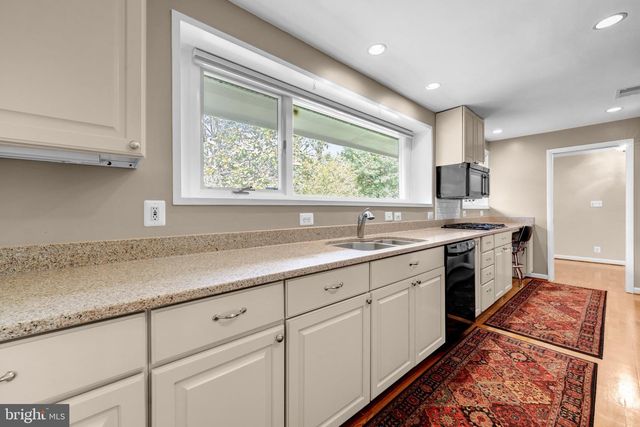 3525 DEVON DR, Falls Church, VA 22042