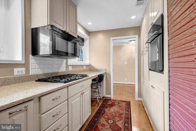 3525 DEVON DR, Falls Church, VA 22042