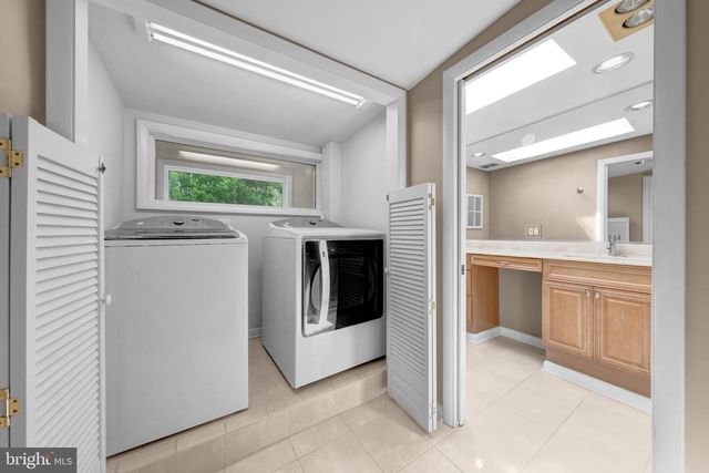 3525 DEVON DR, Falls Church, VA 22042