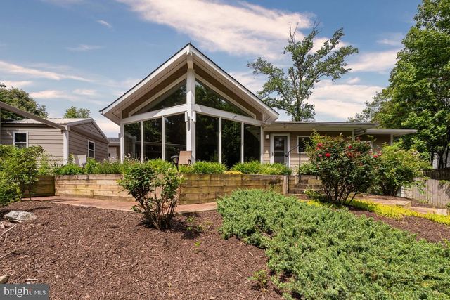 3525 DEVON DR, Falls Church, VA 22042