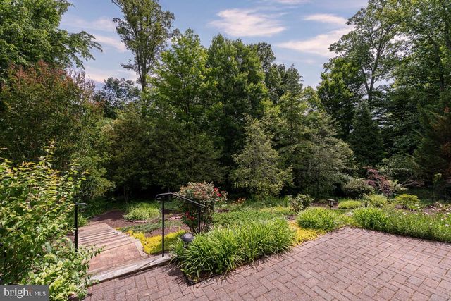 3525 DEVON DR, Falls Church, VA 22042